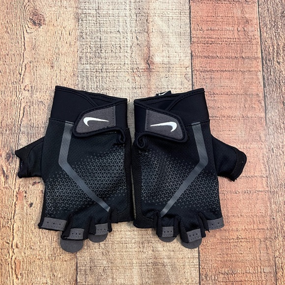 NIKE Men's Extreme Fitness Gloves - Picture 3 of 7